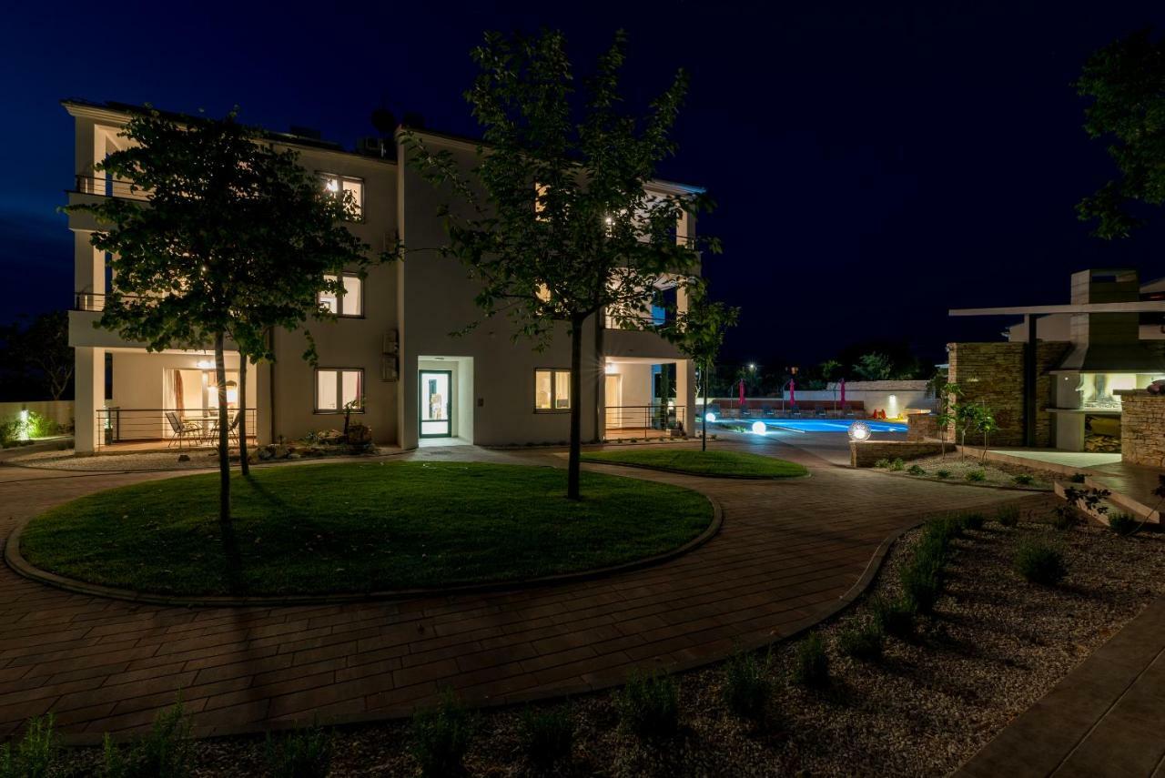 Villa Anja 1St Floor Peroj Eksteriør bilde