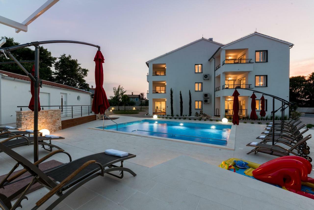 Villa Anja 1St Floor Peroj Eksteriør bilde