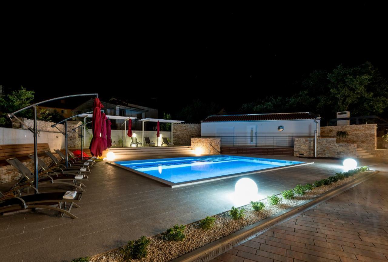 Villa Anja 1St Floor Peroj Eksteriør bilde