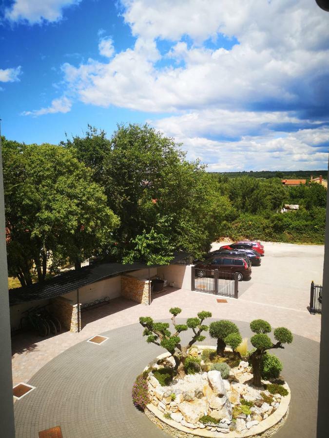 Villa Anja 1St Floor Peroj Eksteriør bilde