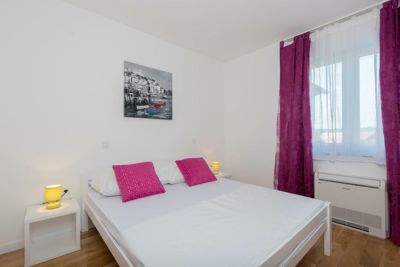 Villa Anja 1St Floor Peroj Eksteriør bilde
