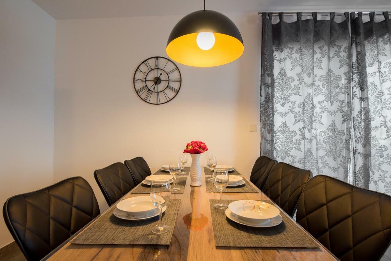Villa Anja 1St Floor Peroj Eksteriør bilde